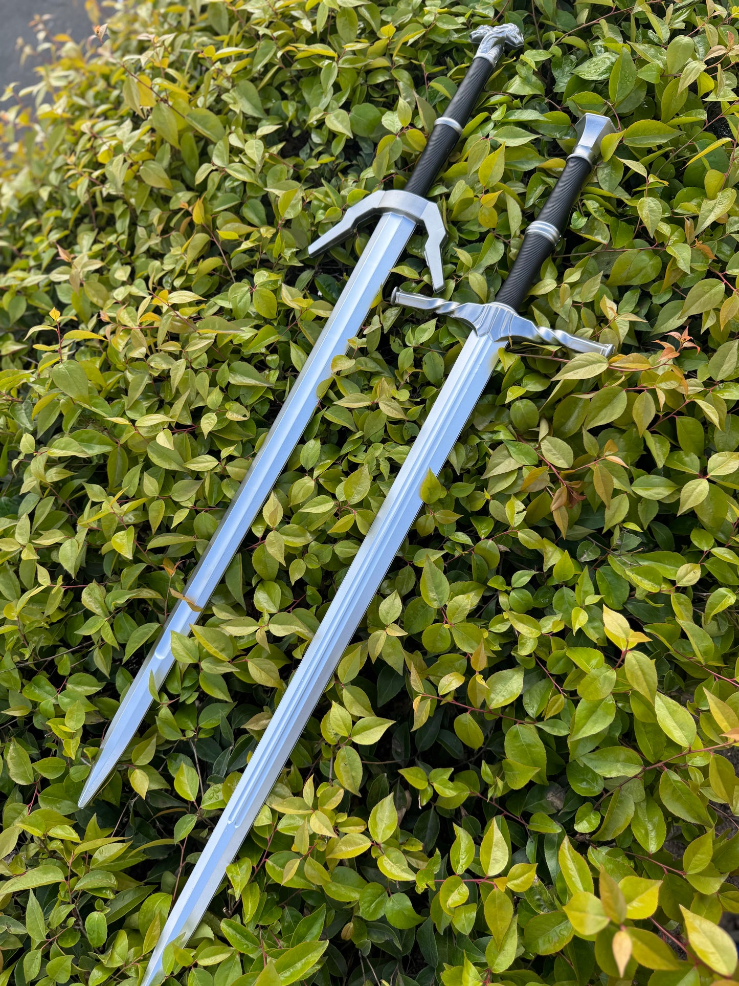 Medieval Hunter Sword – PU Foam Replica for Cosplay & Display