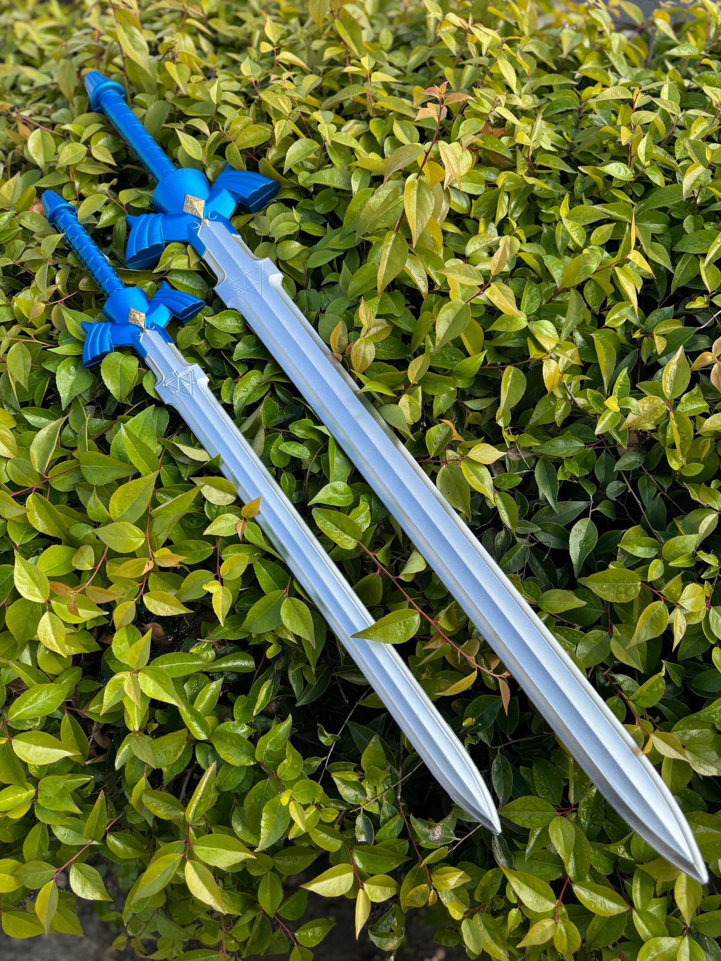 Dark Link Master Sword – Foam Cosplay Prop for Zelda Fans.