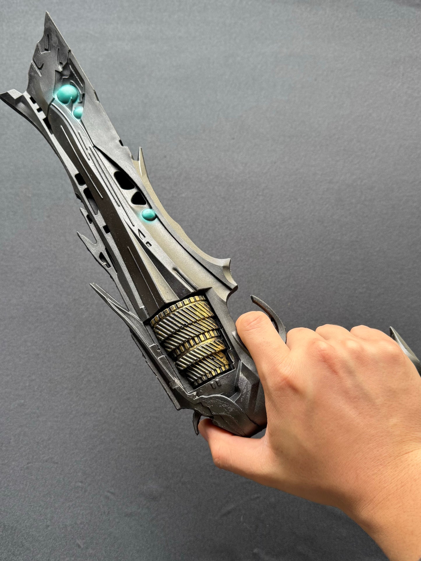 Thorn-Inspired Hand Cannon