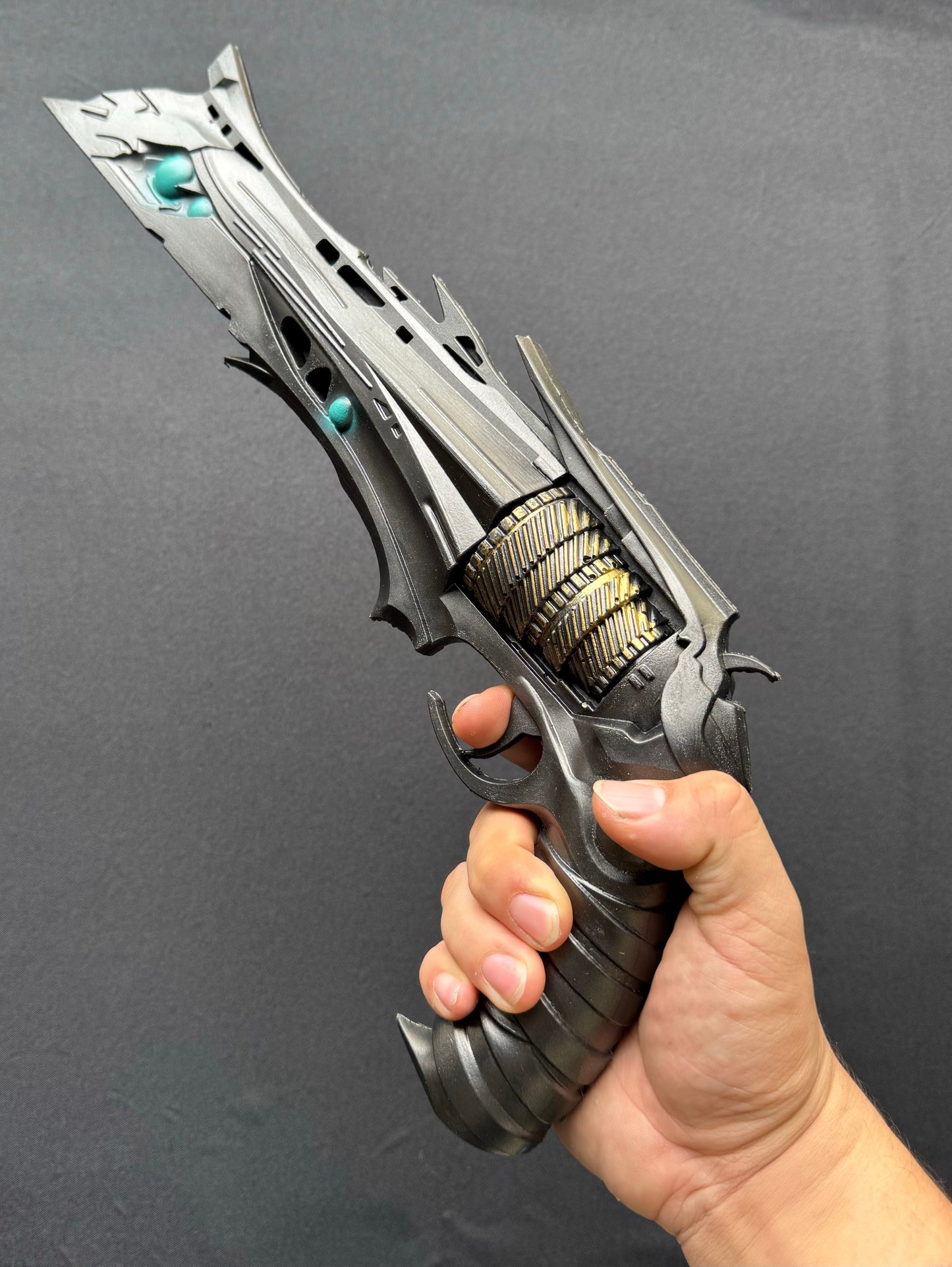 Thorn-Inspired Hand Cannon